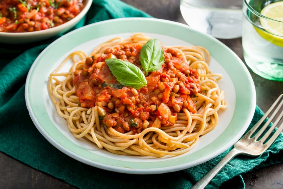 Vegetarisch eenpansgerecht spaghetti